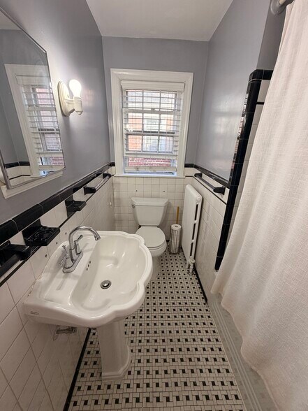 Building Photo - 8402 Flower Ave