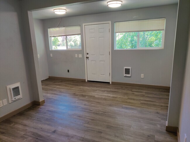 Building Photo - 316 127th St S