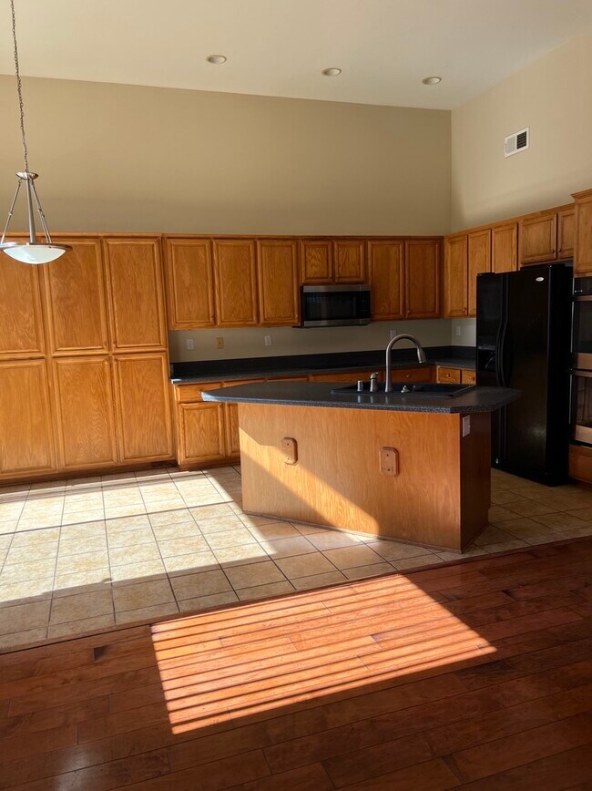 Building Photo - 3348 Abdy Way