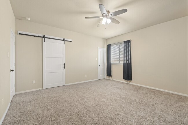 Building Photo - 9722 Massanutten Ln