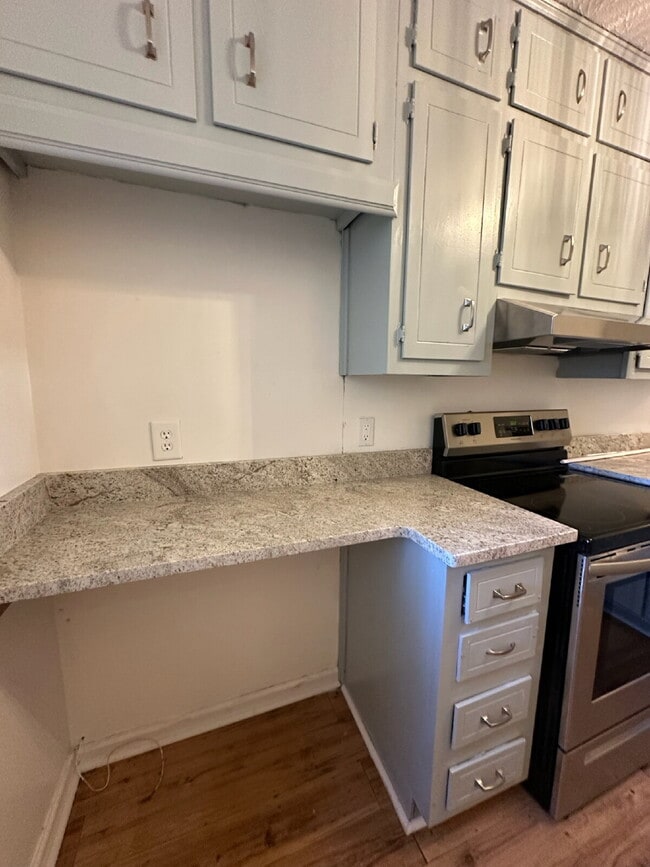 Building Photo - Fully Renovated 2 Bedroom 2 Bath Duplex in Stone Mountain
