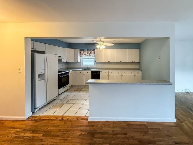 Building Photo - 513 AVENUE C