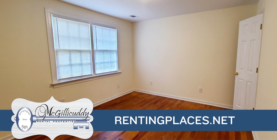 Building Photo - 1202 Holden Dr