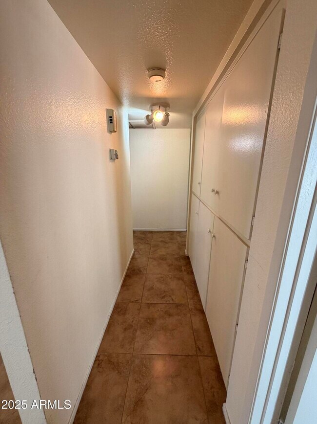 Building Photo - 2526 N 87th Way