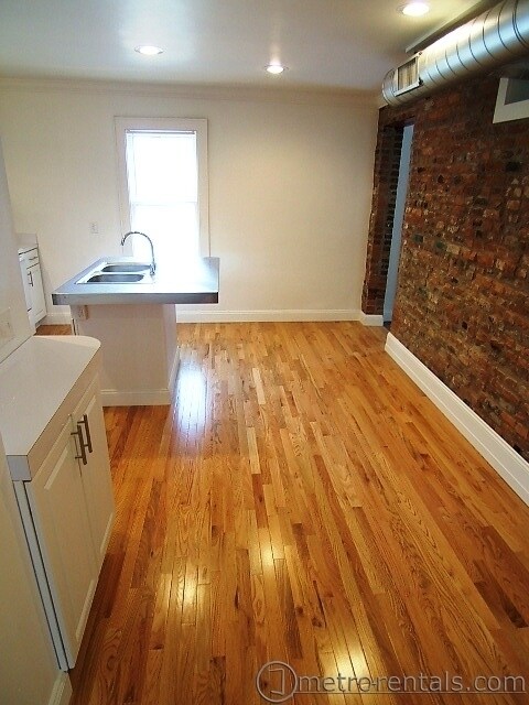 Building Photo - 654 City Park Ave