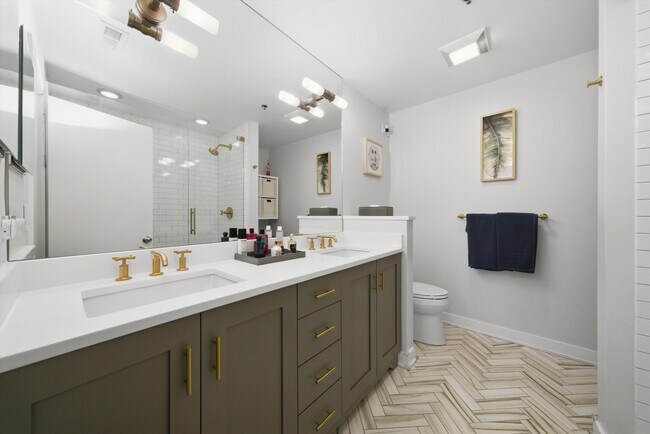 Building Photo - 520 W Huron St