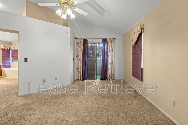 Building Photo - 1921 Ridgemont Way