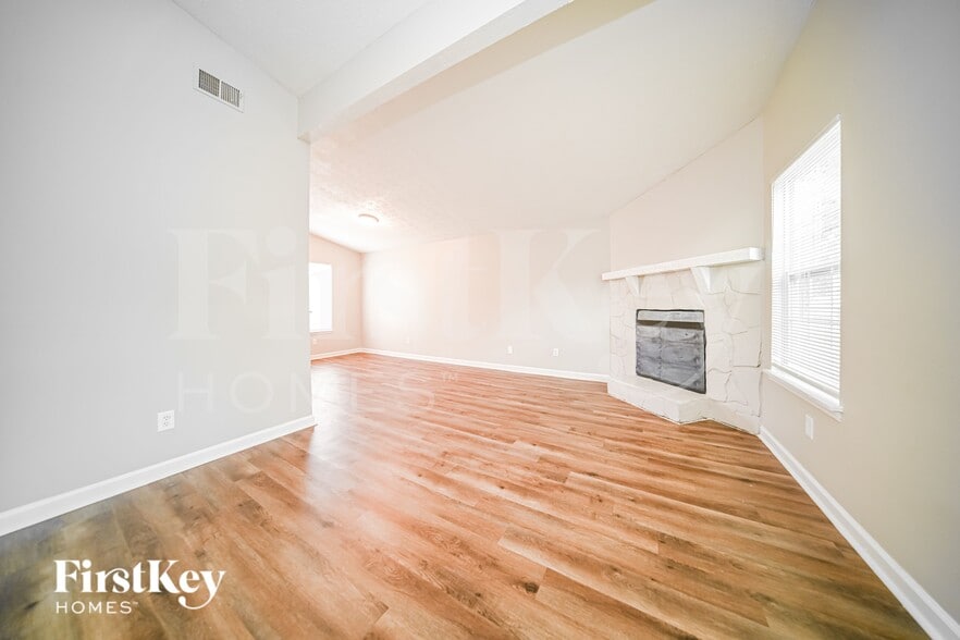 Building Photo - 3782 N Camp Creek Pkwy SW