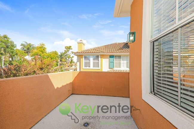 Building Photo - Stunning Westpark Condo in the Heart of Ir...