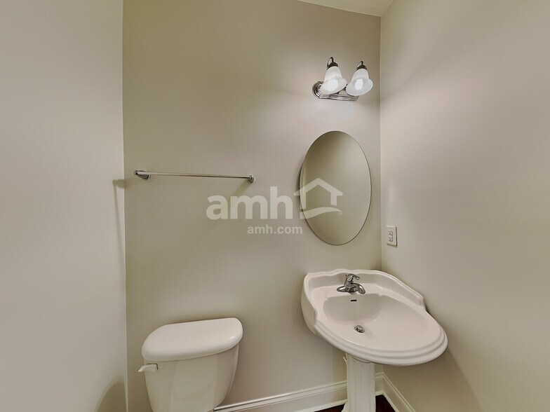 Building Photo - 1003 Forestway Ct