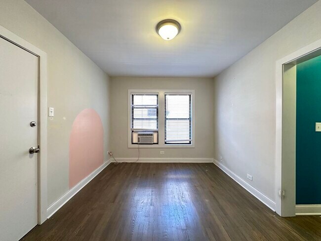 Building Photo - 2641 N Spaulding Ave