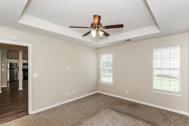 Building Photo - 725 Cherry Branch Cir
