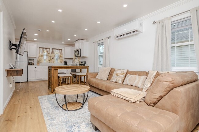 Building Photo - 138 D View Ave