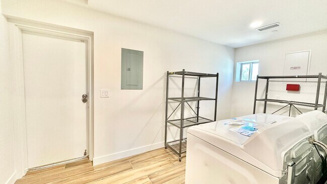 Building Photo - Beautifully Remodeled Top to Bottom Single...