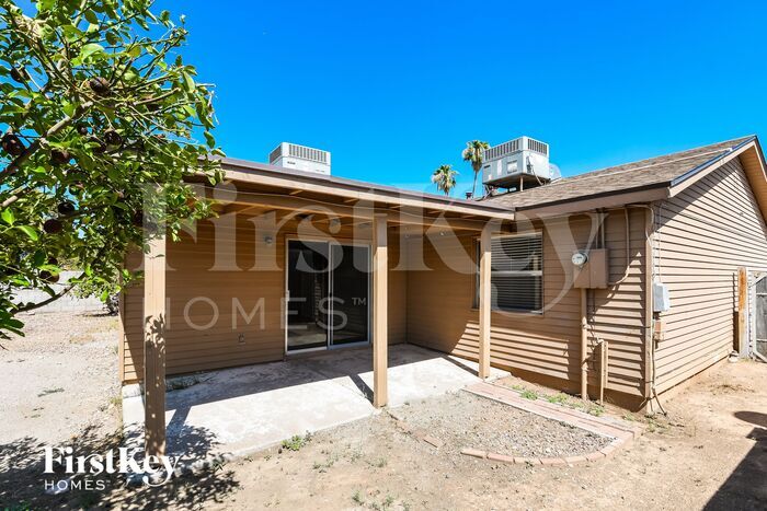 Building Photo - 3755 E Pershing Ave