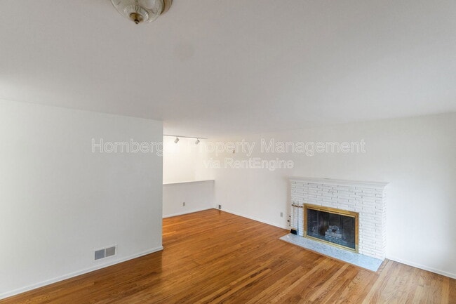 Building Photo - 3523 E 18th Ave