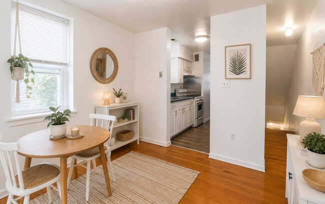 Bonus Room - 5172 Parkside Ave