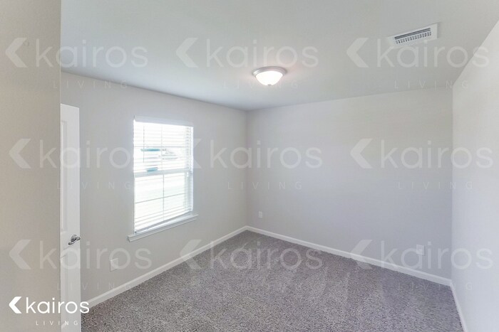 Building Photo - 118 E Broussard St