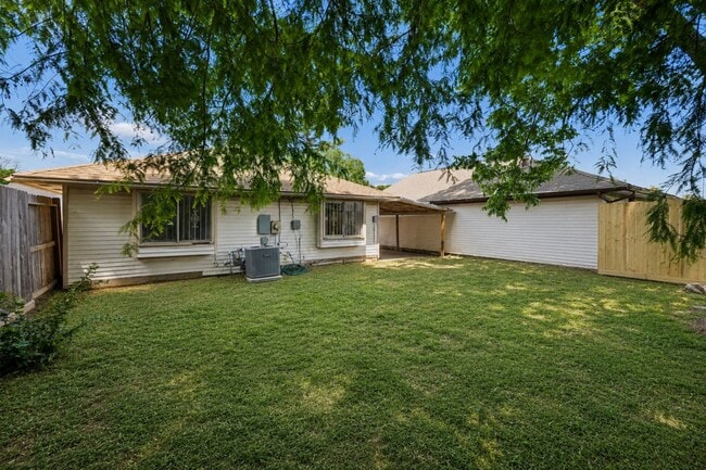 Building Photo - 11554 Gullwood Dr