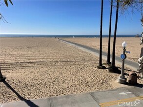 Building Photo - 1140 W Oceanfront