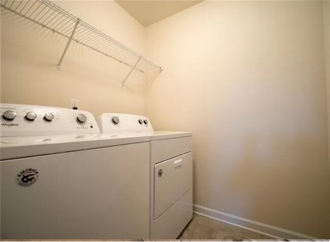Building Photo - 5848 Clan MacLaine Dr