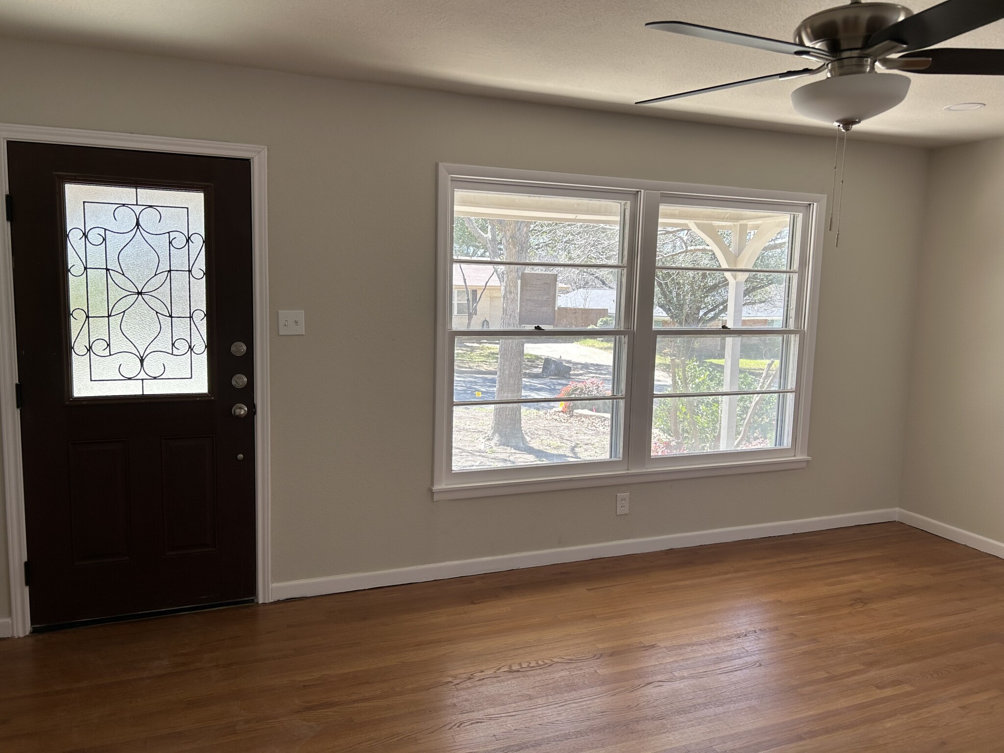 Living Room - 3404 Martin Lydon Ave