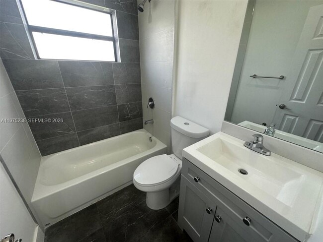 Building Photo - 3701 SW 40th St