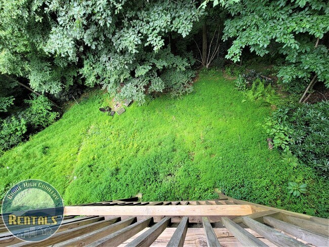 Building Photo - 323 Mountain Aire Ln