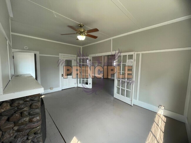 Building Photo - 735 Placer St