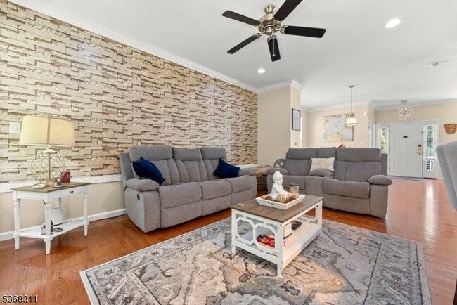 Building Photo - 112 Overhill Dr