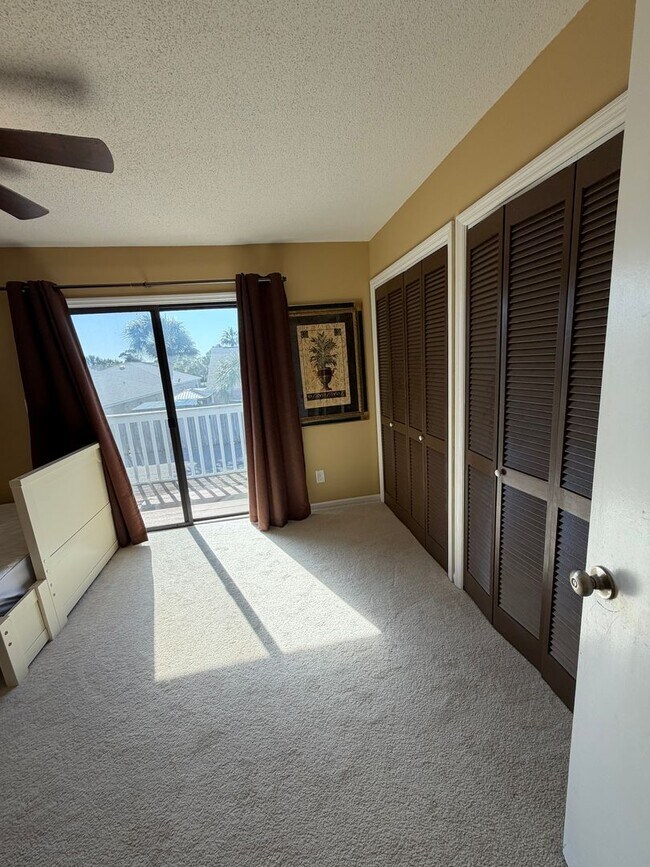 Building Photo - Coastal Living in the Heart of Destin