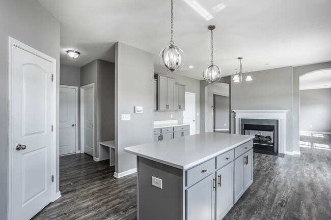 Building Photo - 3317 S Ansley Dr