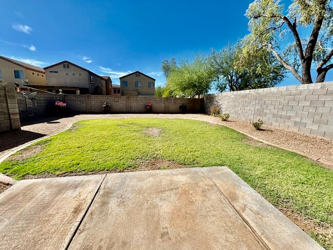 Building Photo - 3018 W Sands Dr