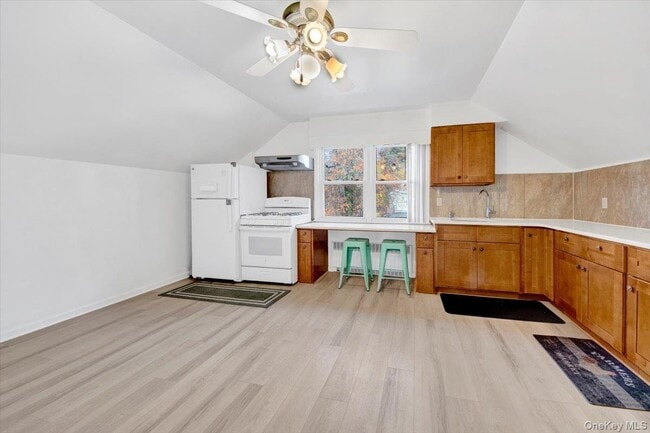 Building Photo - 169 Old Mamaroneck Rd