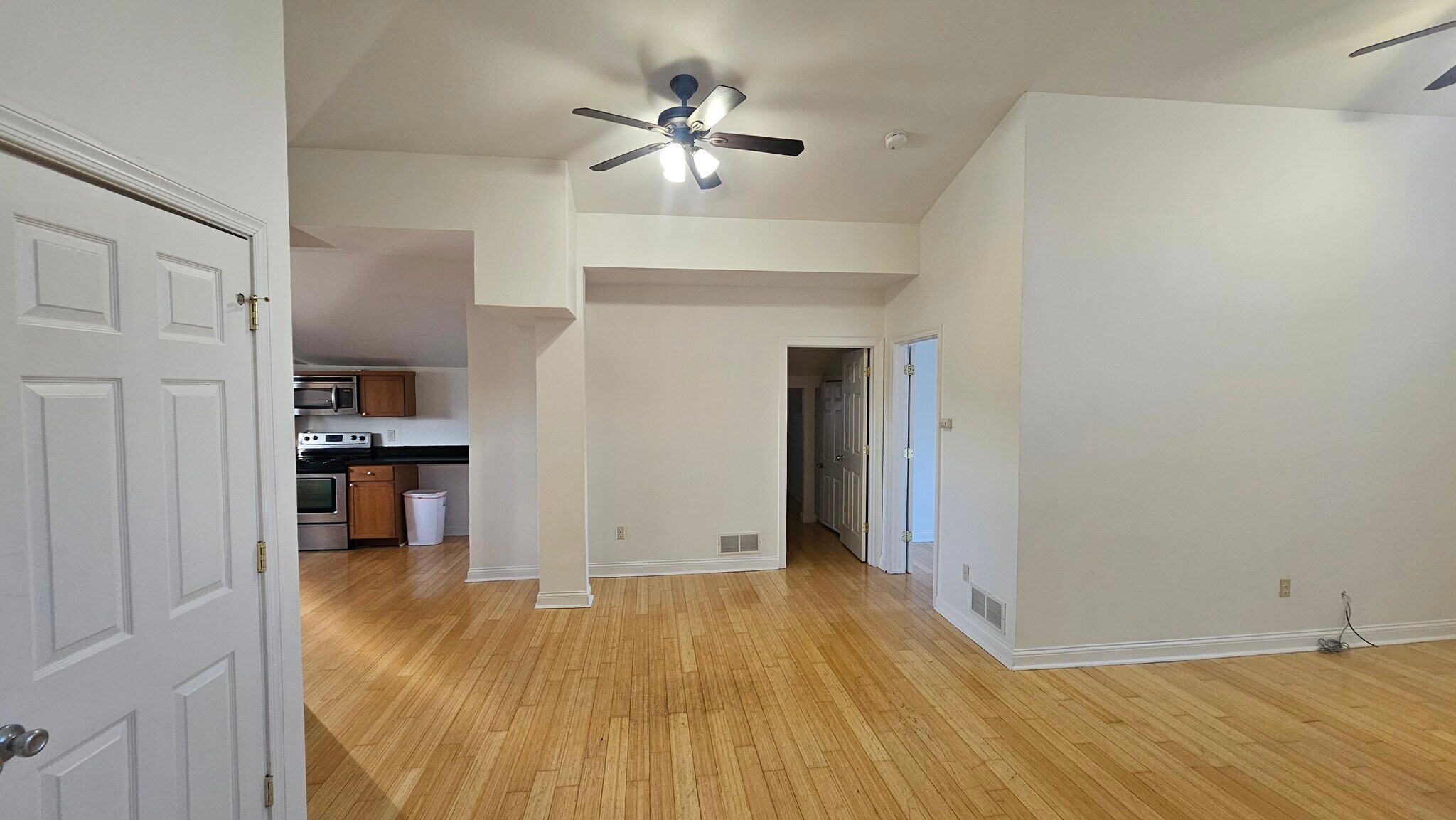 Building Photo - 635 Kress Aly