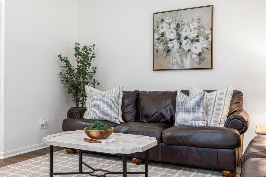 Building Photo - 3819 Westfield Dr