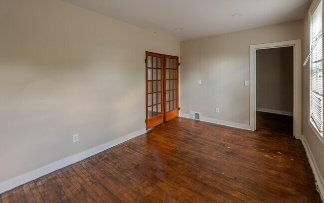 Building Photo - 908 W Hadley St