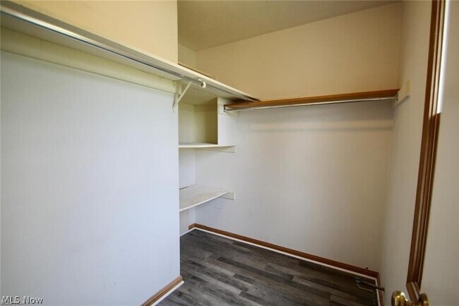 Building Photo - 300 Northland Dr