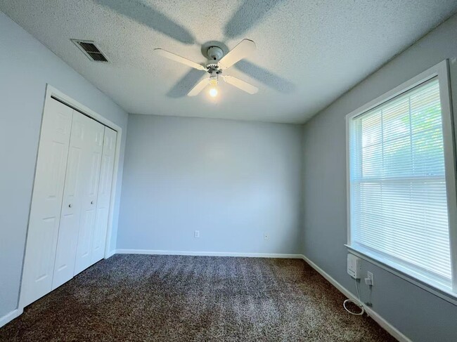 Building Photo - 192 Sugar Plum Dr