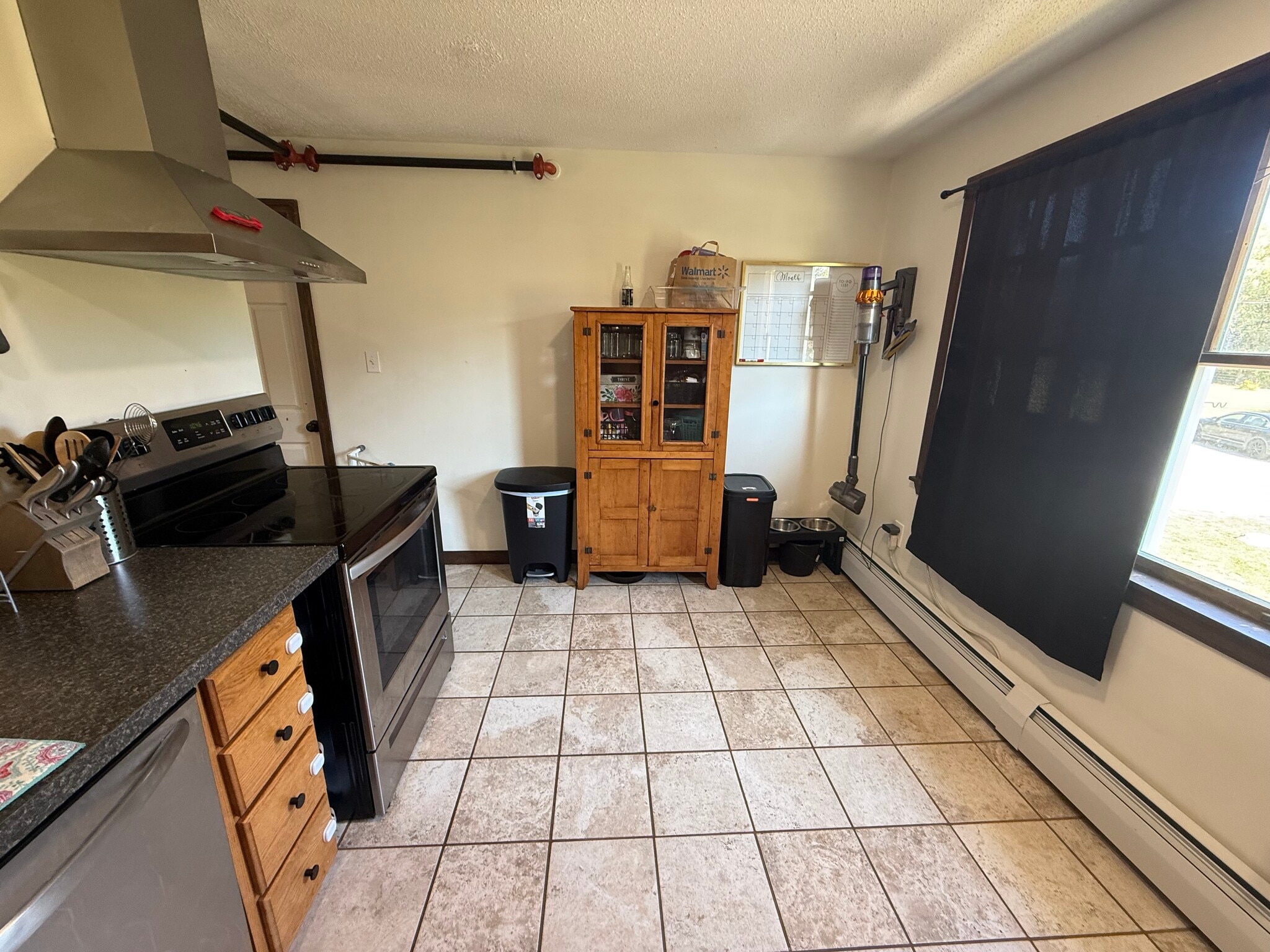 Building Photo - 18 Chestnut Dr