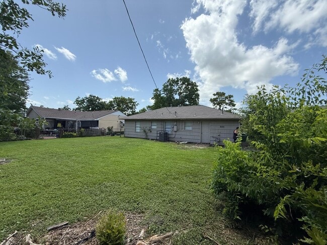 Building Photo - 5743 Beldart St