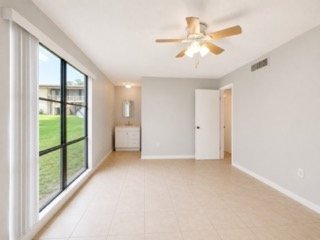 Building Photo - 2811 SW Archer Rd