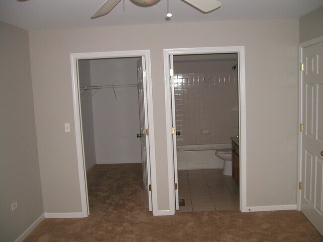 Building Photo - 2211 Waterleaf Ct