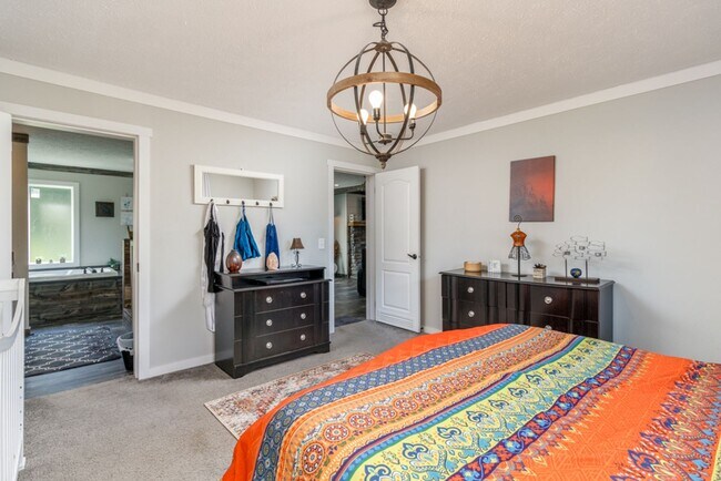 Building Photo - Updated Modern 3 Bedroom Manufactured Home!