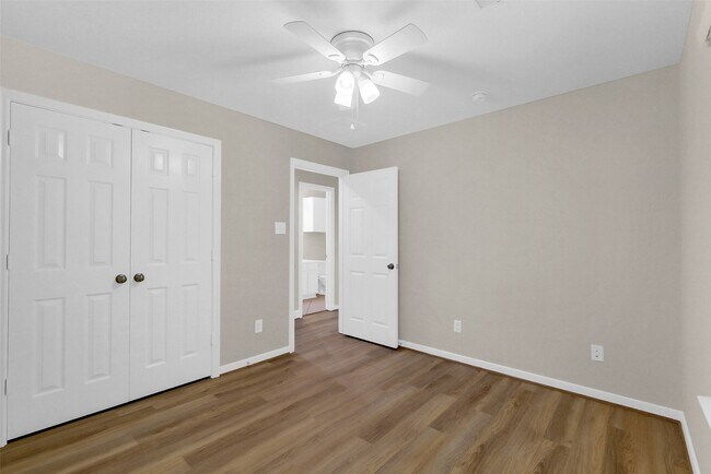 Building Photo - 10143 Rose Willow Ln