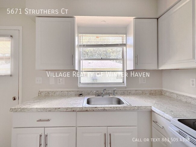 Building Photo - Charming 2-Bedroom, 1-Bathroom Duplex for ...