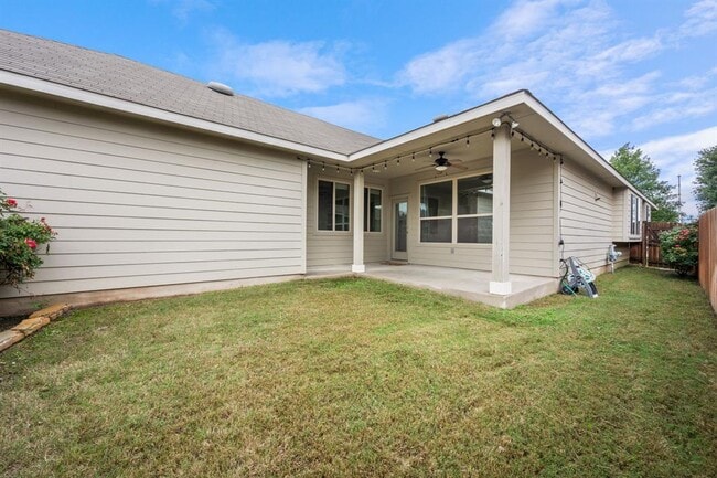 Building Photo - 604 Palmilla St