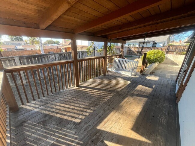 Building Photo - 705 Grapevine Rd