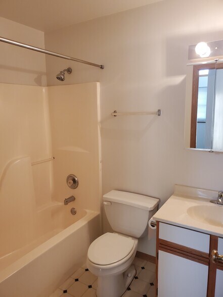 Bathroom - 551 Leah Ln