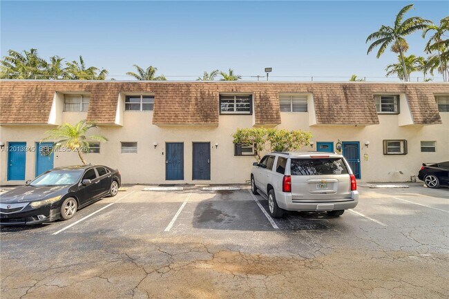 Building Photo - 15385 S Dixie Hwy